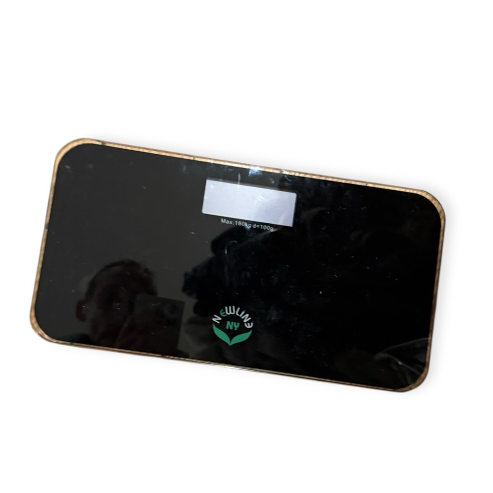 NEWLINE Sleek Black Digital Scale Battery Operated